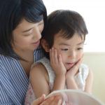 本の読み聞かせ　脳を成長